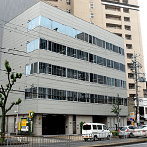 本社・本店営業部の外観